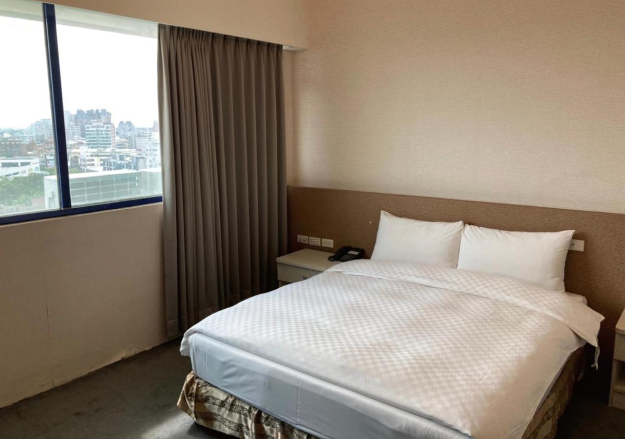 Shun-Yi Business Hotel Цзяї Екстер'єр фото