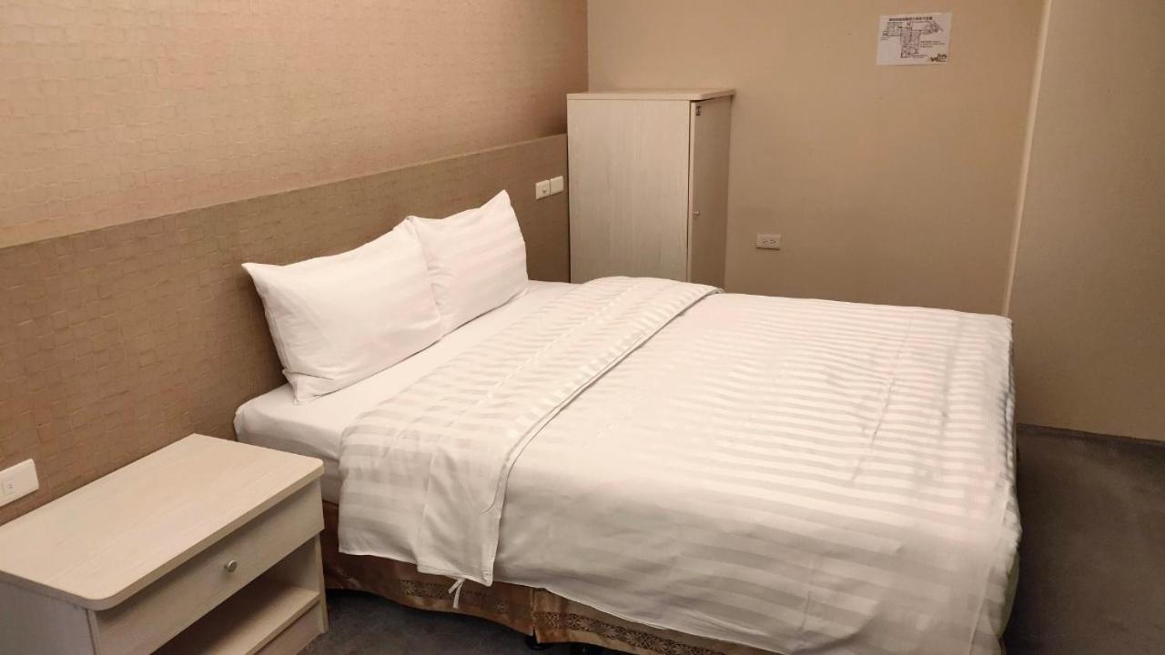 Shun-Yi Business Hotel Цзяї Екстер'єр фото