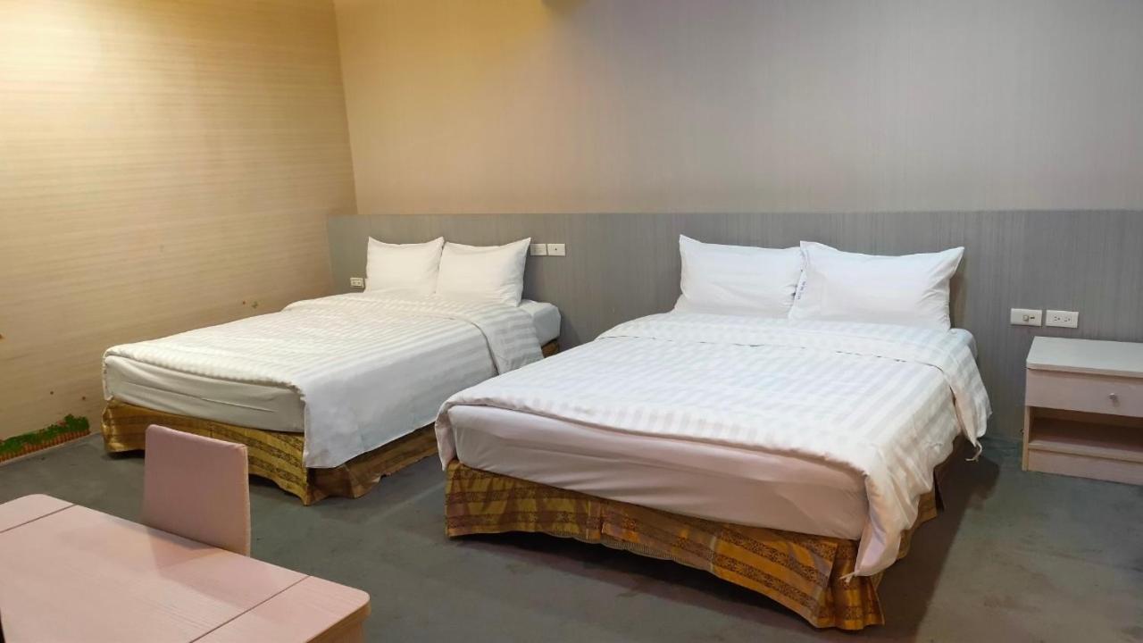Shun-Yi Business Hotel Цзяї Екстер'єр фото