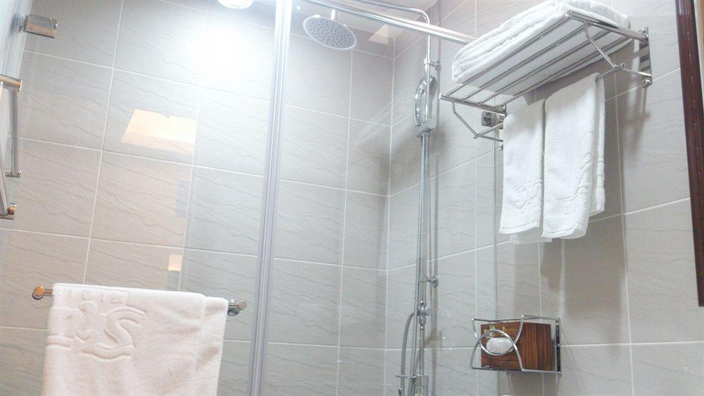 Shun-Yi Business Hotel Цзяї Екстер'єр фото