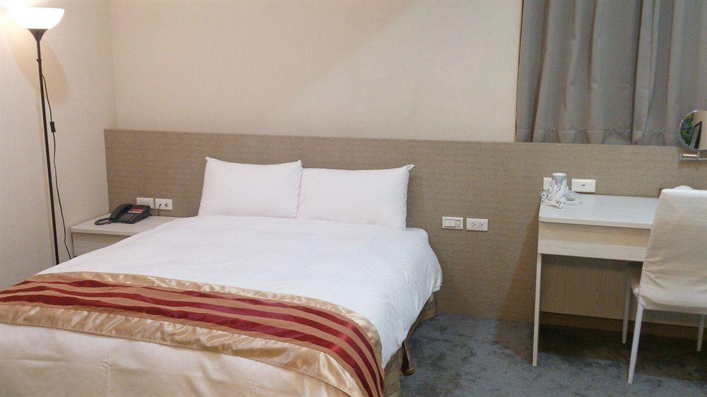 Shun-Yi Business Hotel Цзяї Екстер'єр фото