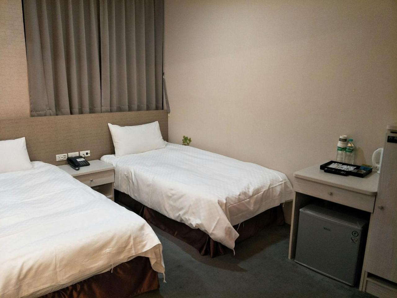 Shun-Yi Business Hotel Цзяї Екстер'єр фото